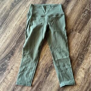 ALO Yoga Hunter Green Capri Leggings Size XS